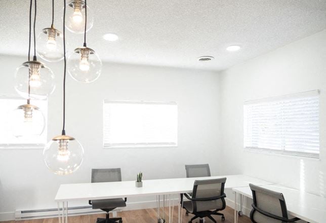 AW Management LLC - 1400 Laredo