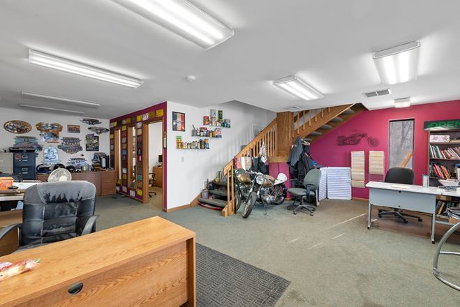 105 Wilmont Dr, Waukesha, WI 53189