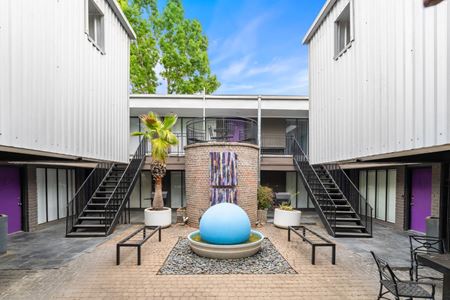 Photo of commercial space at 420 W Alabama in Houston