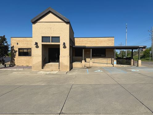 207 E Front Ave, Main Floor