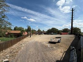 4621 N Vasquez Blvd