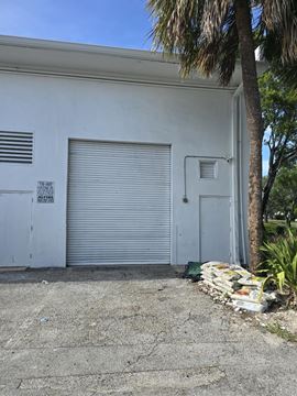 Full warehouse 100% A/C - Units 11919 & 11921