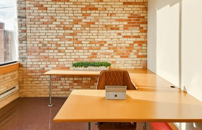 Regus - Green Bay - Adams St