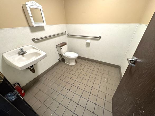 Fashion D. Commercial Lofts/Showrooms