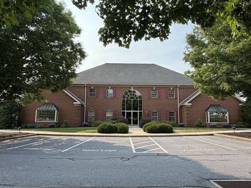 10 & 40 Sylvan Retreat Rd