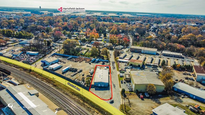 Freestanding Warehouse Building | ±8,050 SF | For Lease