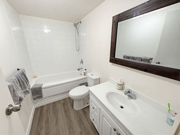 821 Burdett Ave (101)