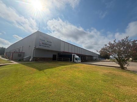 Industrial space for Sale at 9151 Youree Drive in Shreveport