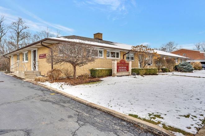 Retail space for Sale at 425 Burlington Ave in Downers Grove