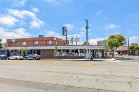 8711 La Tijera Blvd