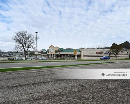 Retail space for Rent at 1717 Beam Avenue in Maplewood