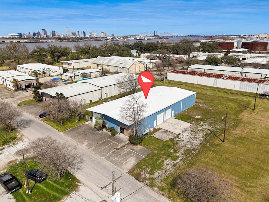 ±7,500 SF Office Warehouse in West Bank Industrial Park