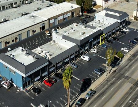 Retail space for Rent at 8901-8941 De Soto Ave in Canoga Park