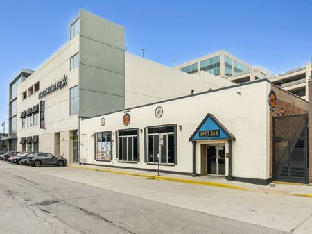 Retail space for Sale at 940 W Weed St in Chicago