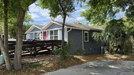 1,424 SF Office/Retail Building Downtown Clermont
