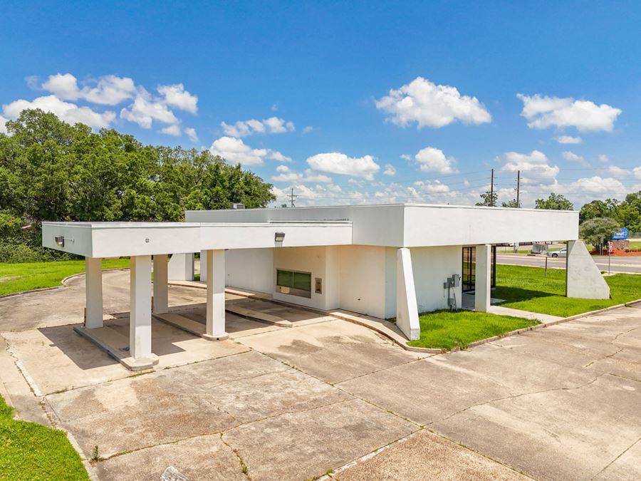 Leased Retail Building at Hwy 42 Signaled Intersection