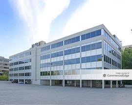 Riviera Plaza
