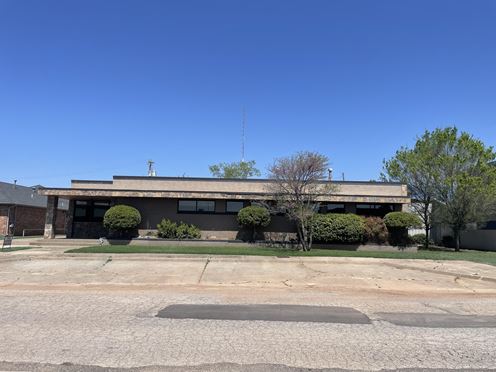 Office/Retail Building For Lease