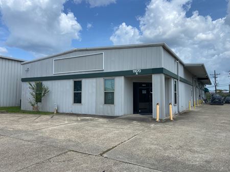 Photo of commercial space at 11670 Cedar Park Ave in Baton Rouge