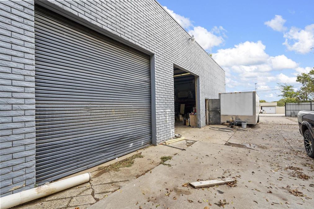 ±2,500 SF Warehouse for Lease in Dallas, TX