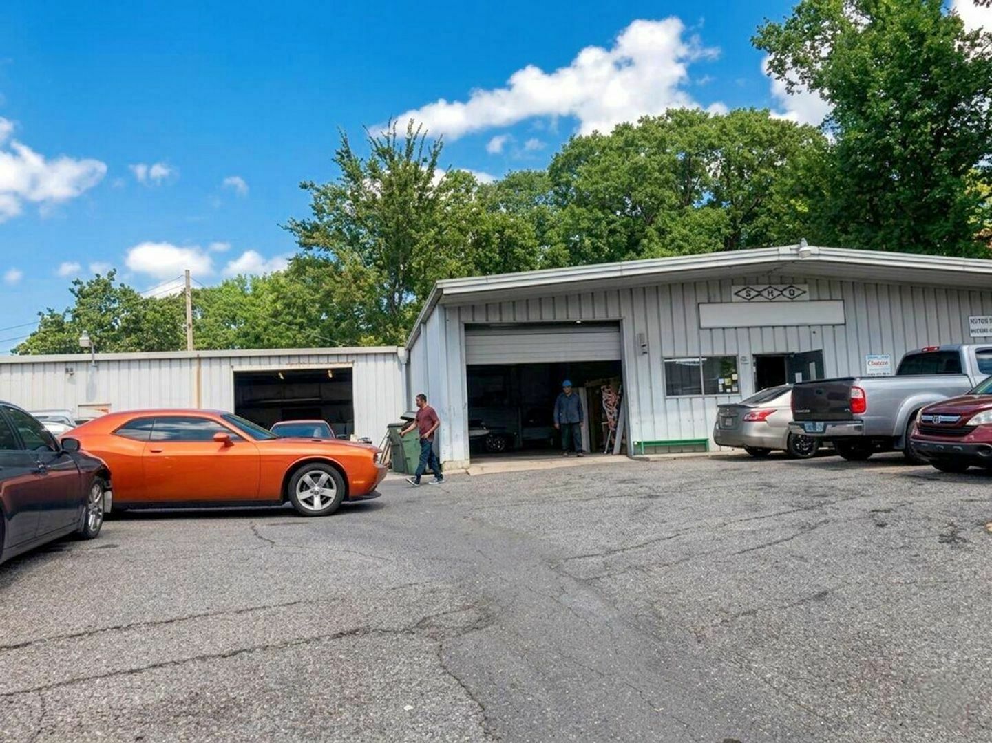 2714 Southern Ave, Memphis, TN 38111