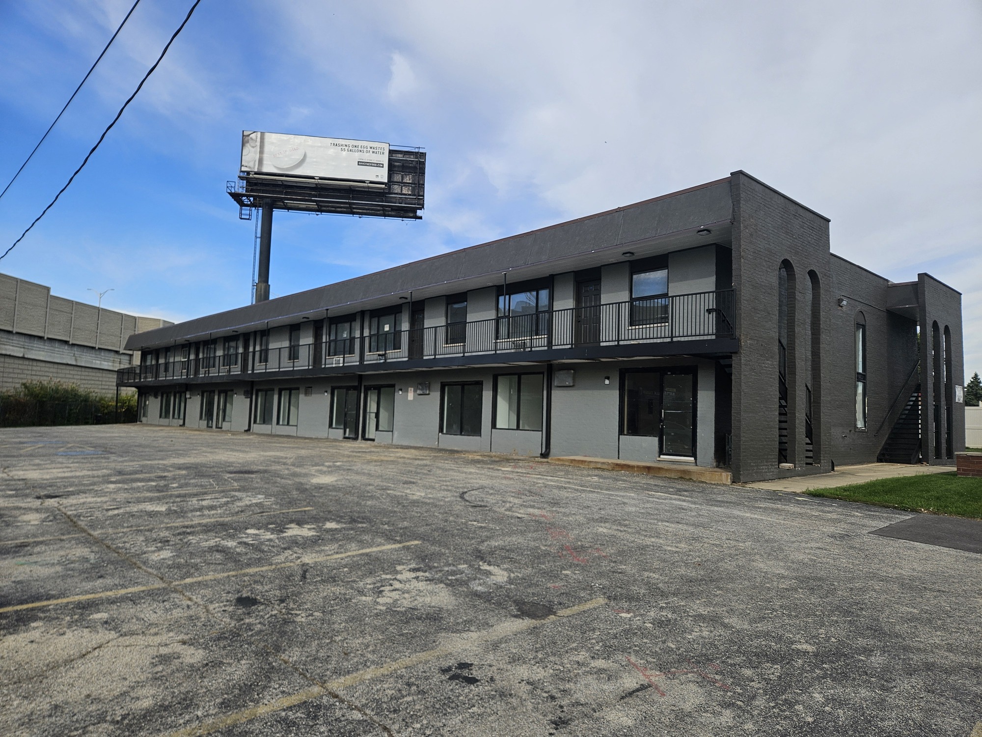 8646 South Roberts Rd, Justice, IL 60458