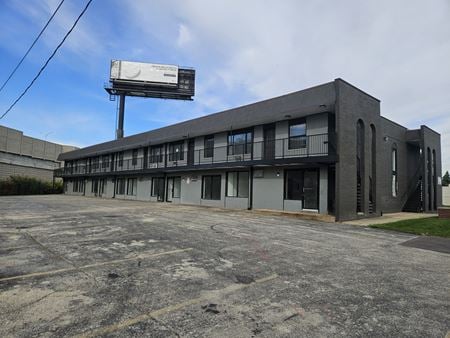 Retail space for Rent at 8646 South Roberts Road in Justice