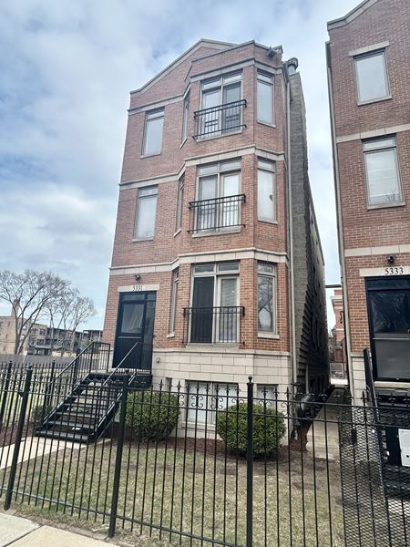 Photo of commercial space at 5331 S Calumet Ave in Chicago