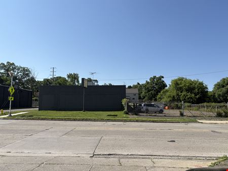 Photo of commercial space at 484 Auburn Ave in Pontiac