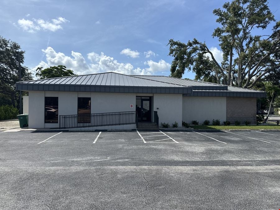 3135 Southgate Circle Sarasota, FL 34239