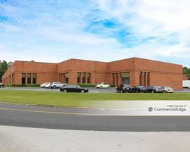1701 Oakbrook Drive & 5800 Oakbrook Pkwy