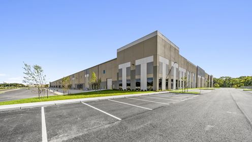 Romulus Trade Center Building 5