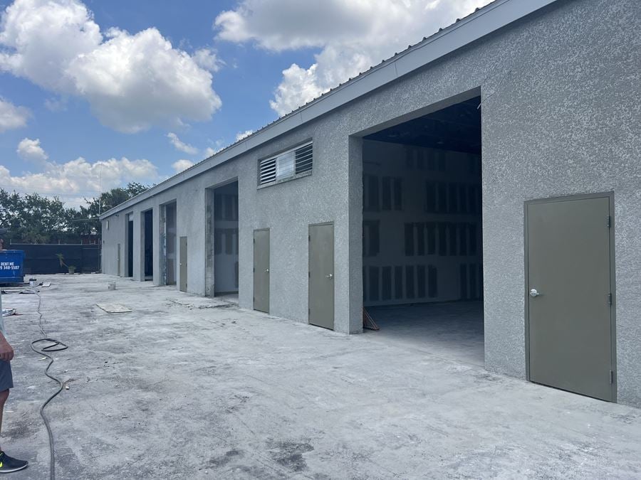 Flex Space with Outdoor Storage Available For Lease