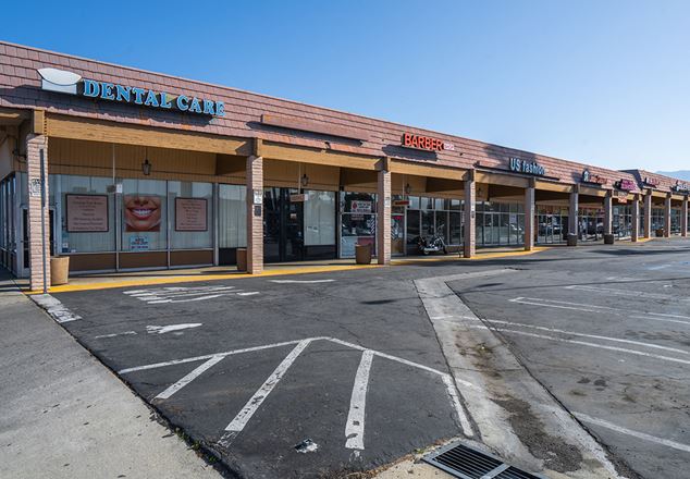 Ramona Plaza