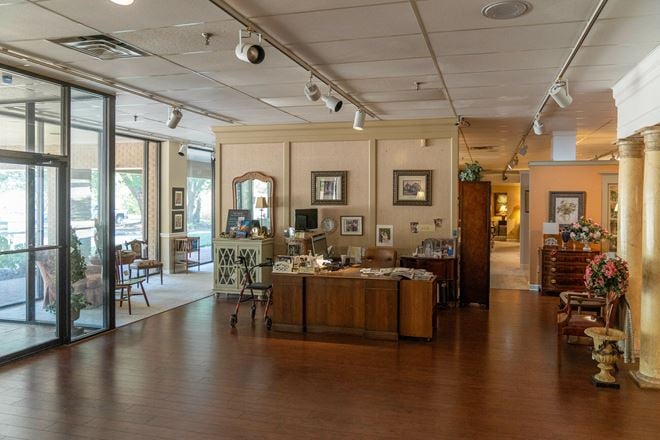 Furniture Store & Warehouse in Excellent Condition
