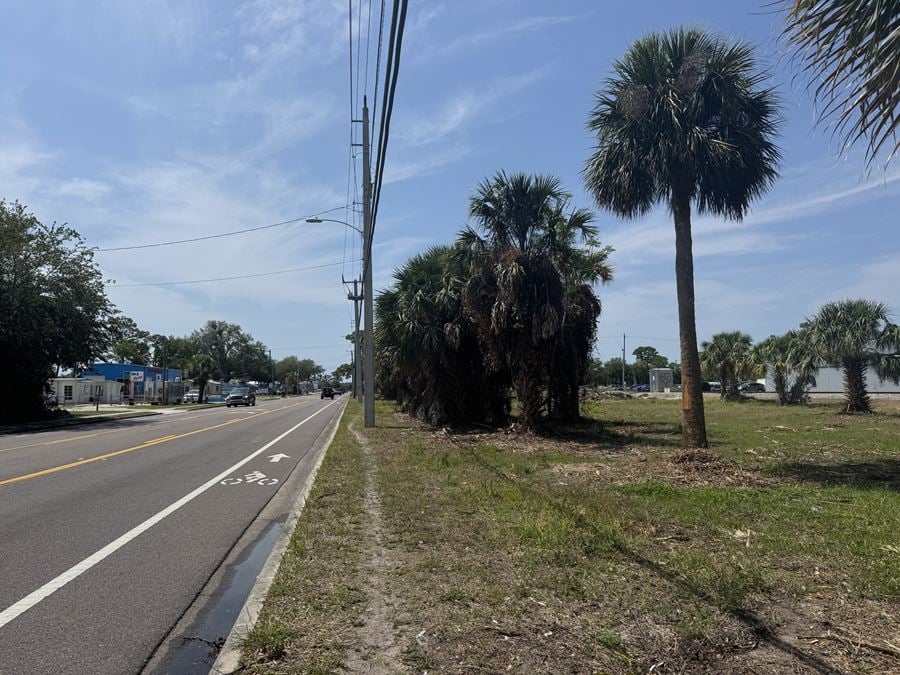 S Hopkins Ave & Knox McRae Drive