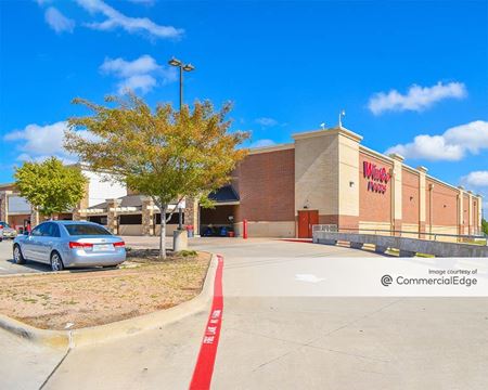 Photo of commercial space at 5152 Rufe Snow Drive in North Richland Hills