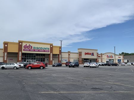 Retail space for Rent at 1699 River Oaks Drive in Calumet City