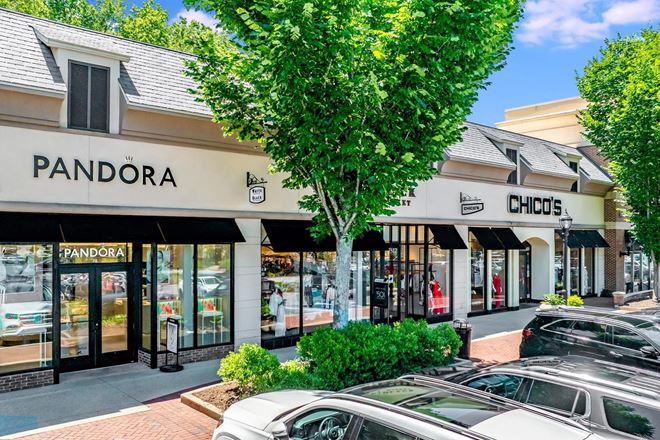 The Shoppes at Webb Gin