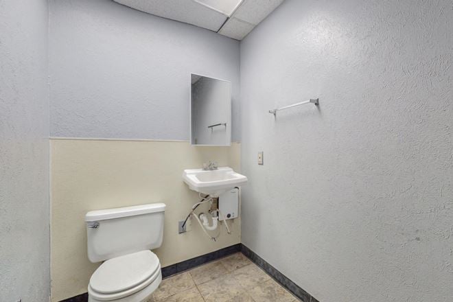 1823 Commercial St NE Suite A