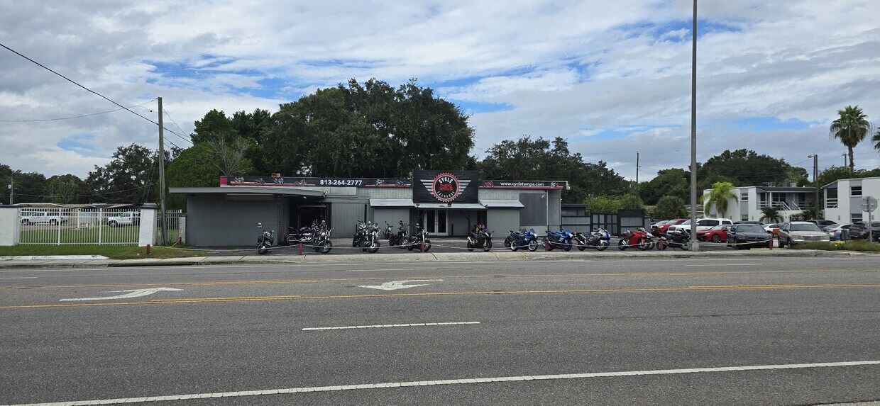 New Tampa Crossings