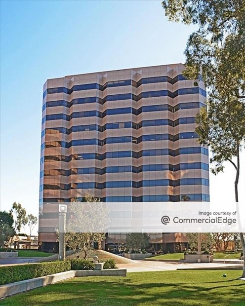 The MET Costa Mesa - 555 Anton Blvd