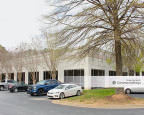 Town Point Service Center - Kennesaw