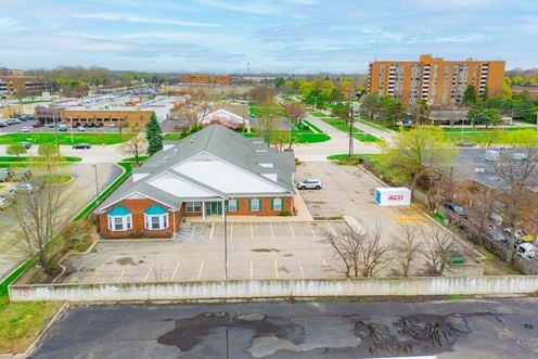 2104 East 11 Mile Road