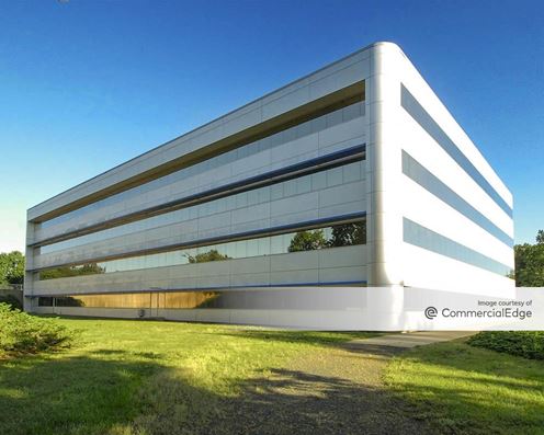 1 Waterside Crossing