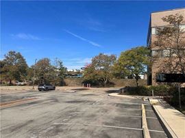 800 Regis Ave
