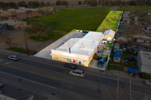 Carniceria El Matador Market Building