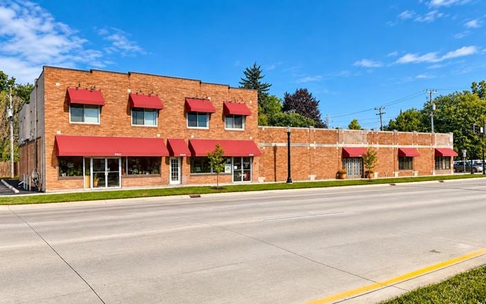 31851 & 31825 Mound Rd