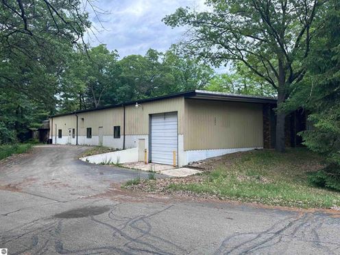 2883 Aero Park Dr