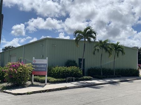 Office/Warehouse Space w/Small Fenced Yard - West Palm Beach
